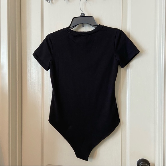 Women's Round Neck Short Sleeve Basic Bodysuit - Picture 6 of 10